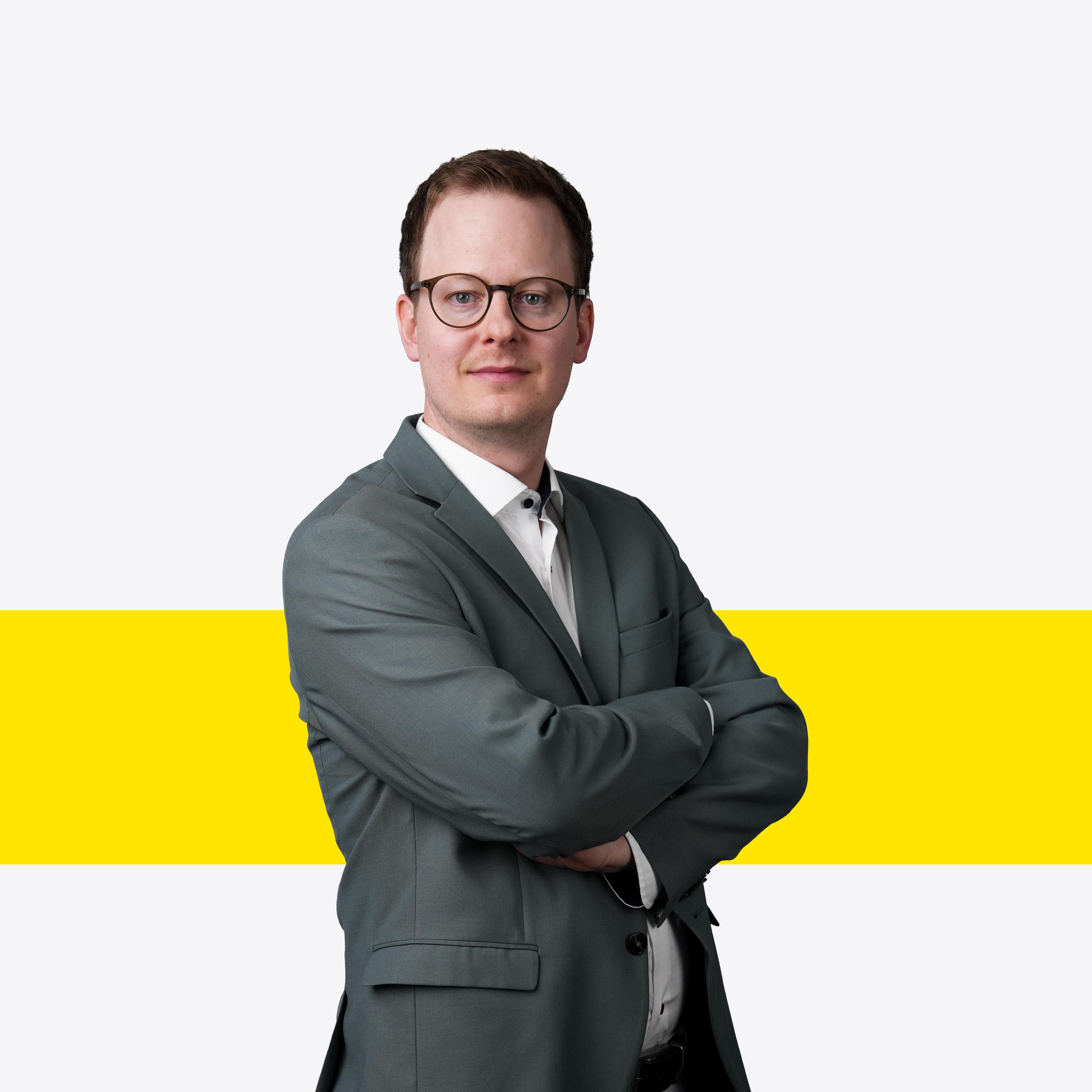 TOBIAS BÜCHEL