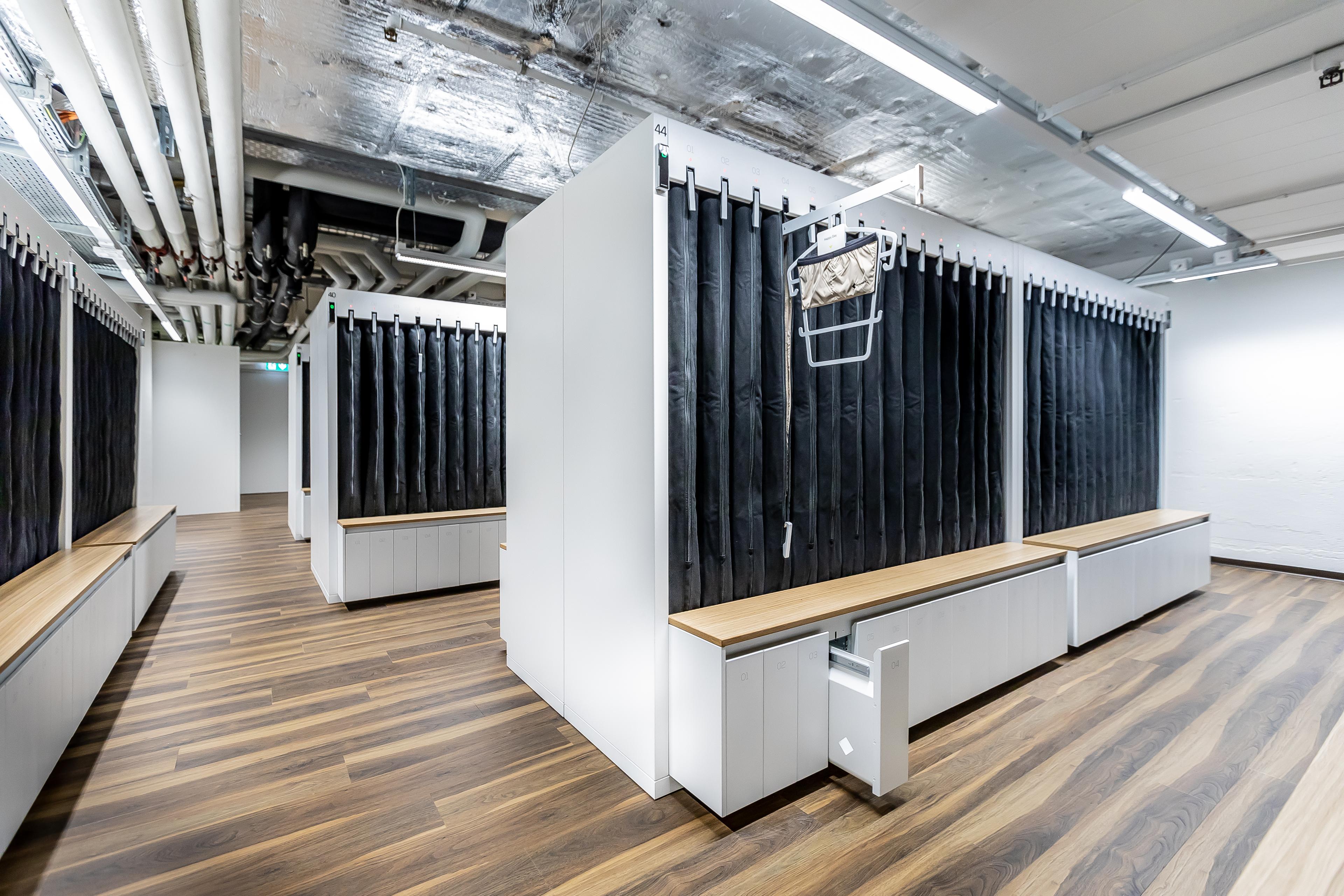 Locker Room Jelmoli Zippsafe